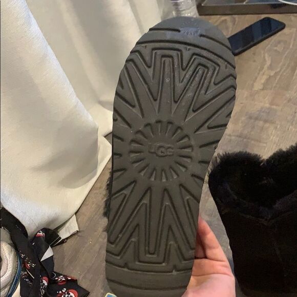 Uggs shoes  - Picture 4 of 4